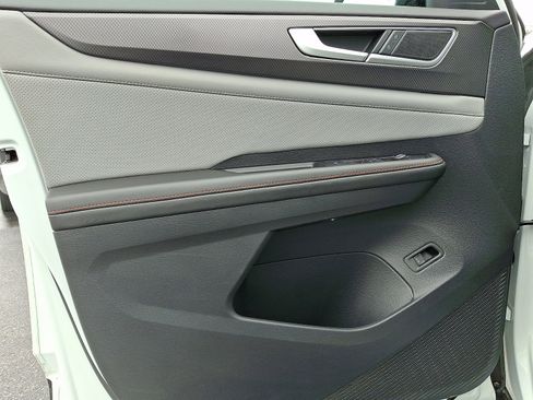 Used 2024 Volkswagen Atlas Peak Edition SE image 14