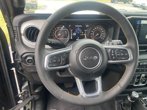 Used 2024 Jeep Wrangler Unlimited Sahara w/ Safety Group AWD/4WD image 21