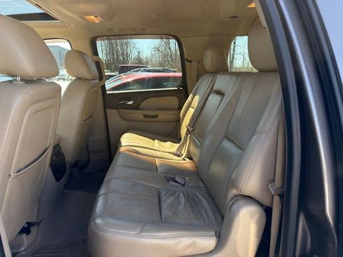 Used 2011 Chevrolet Suburban LT w/ Luxury Package image 11