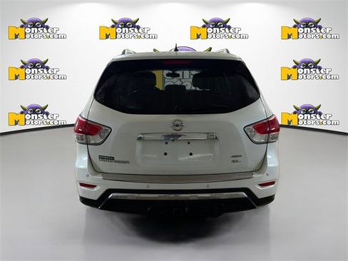 Used 2016 Nissan Pathfinder SL image 5