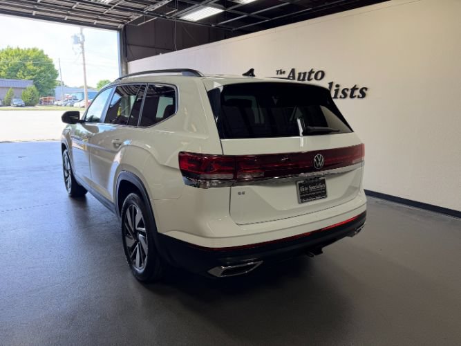 Used 2025 Volkswagen Atlas SE FWD image 3
