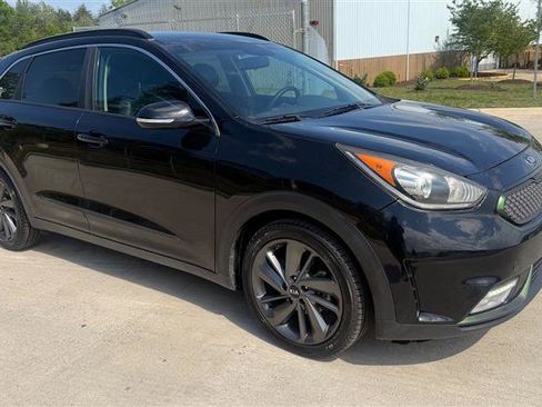Used 2017 Kia Niro FWD image 7
