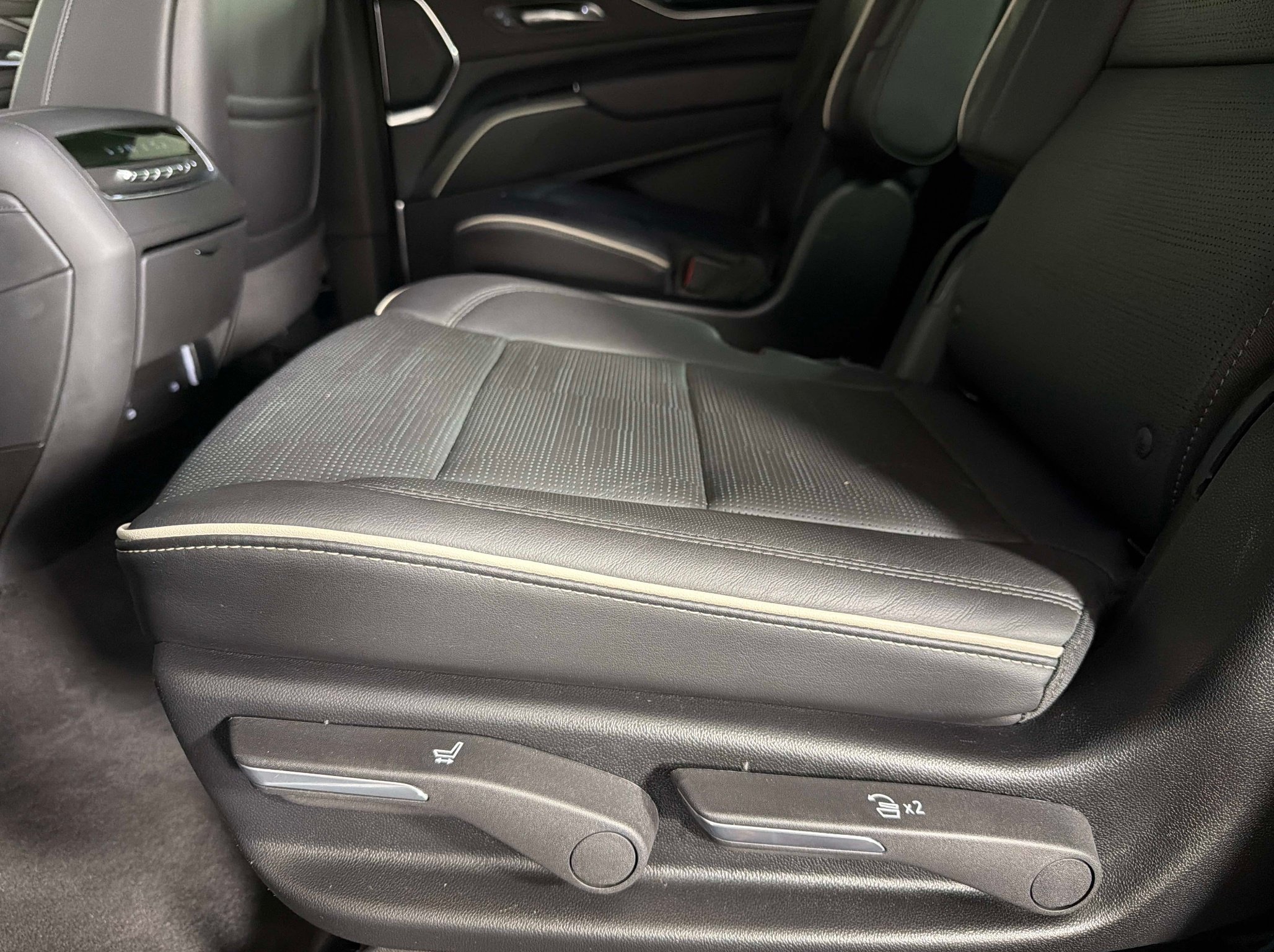 Used 2024 Cadillac Escalade ESV Sport w/ Touring Package AWD/4WD image 78