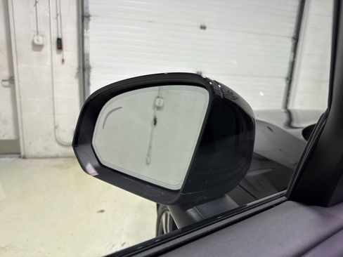 Used 2021 Volvo XC40 T5 R-Design w/ Climate Package image 15