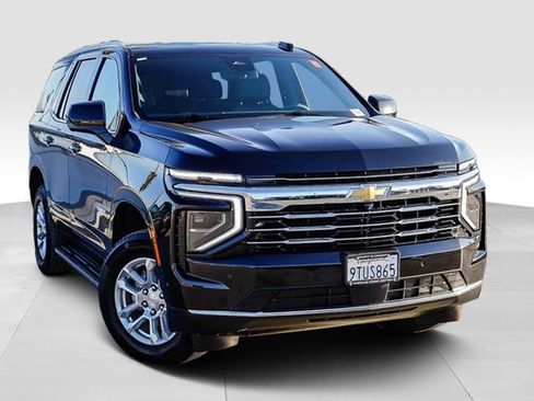 Used 2025 Chevrolet Tahoe LT AWD/4WD image 2