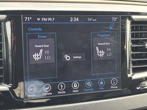 Used 2018 Chrysler Pacifica Touring-L image 15