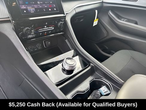 New 2025 Jeep Grand Cherokee Laredo X w/ Luxury Tech Group I RWD image 36