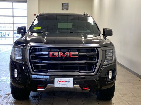 Used 2024 GMC Yukon XL AT4 w/ Technology Package image 3