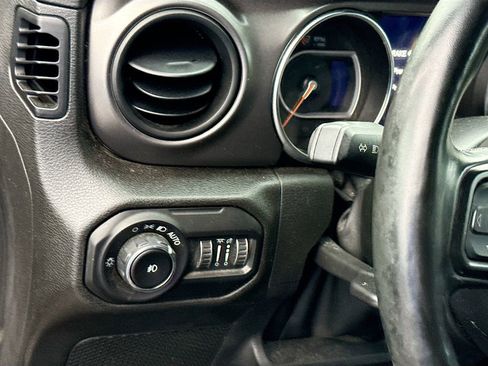 Used 2022 Jeep Wrangler Unlimited Sport S image 12