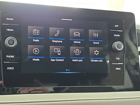 Used 2025 Volkswagen Taos SE image 20