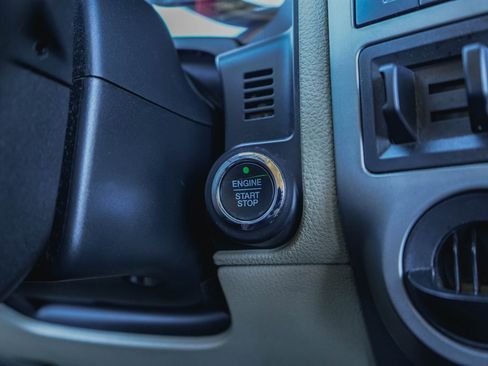 Used 2017 Ford Expedition Limited image 13