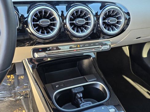 Used 2023 Mercedes-Benz CLA 250 w/ Premium Package image 23