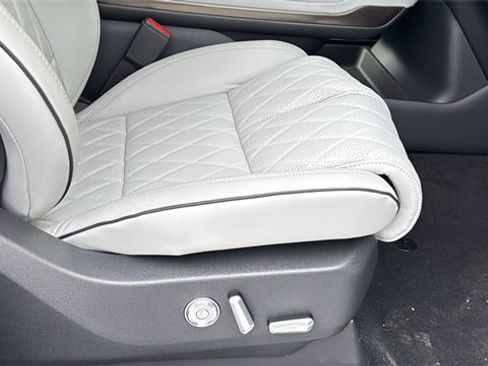 New 2026 Lincoln Navigator L Black Label image 10