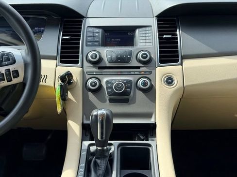 Used 2018 Ford Taurus SE FWD image 18
