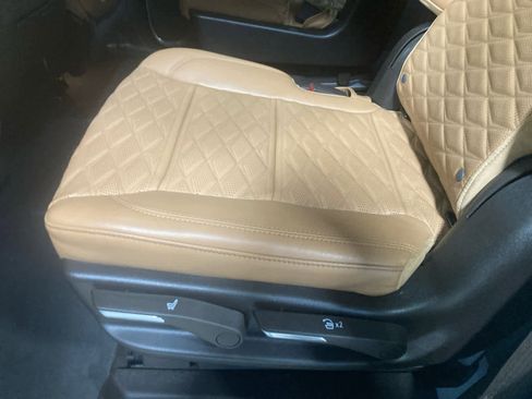 Used 2023 Cadillac Escalade Premium Luxury image 14