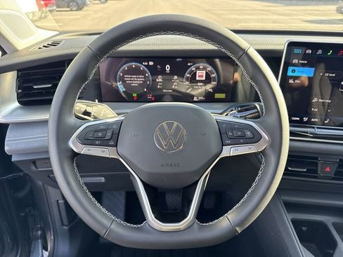 New 2026 Volkswagen Tiguan SE image 16