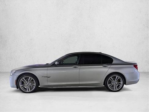 Used 2013 BMW 740i RWD image 9