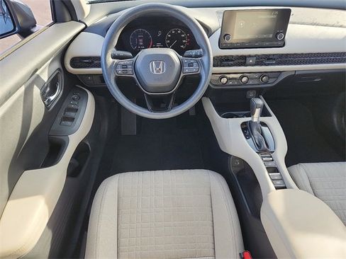 Used 2023 Honda HR-V LX image 11