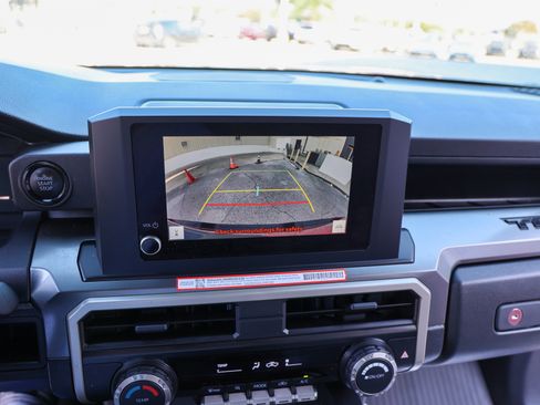 Certified 2026 Toyota Tacoma SR5 AWD/4WD image 24