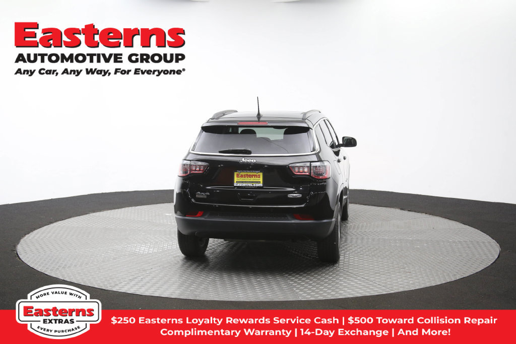 Used 2018 Jeep Compass Latitude w/ Popular Equipment Group AWD/4WD image 39