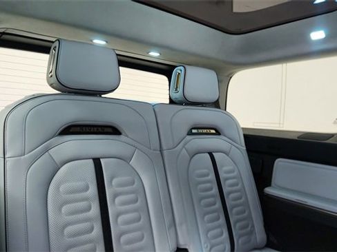 Used 2023 Rivian R1S Launch Edition image 29