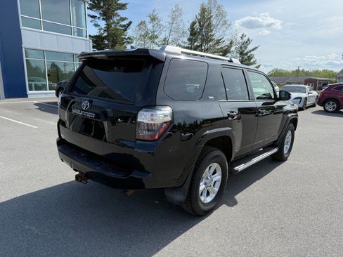 Used 2017 Toyota 4Runner SR5 AWD/4WD image 6