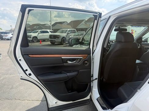 Used 2020 Honda CR-V Touring image 37