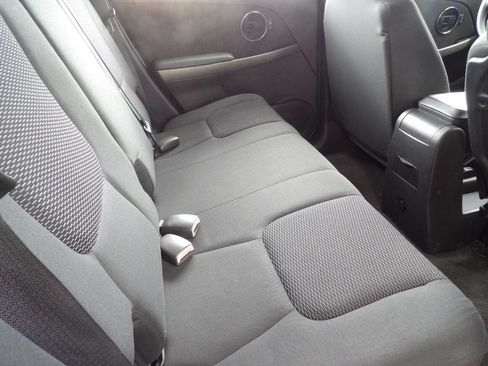 Used 2006 Pontiac Torrent 2WD image 26