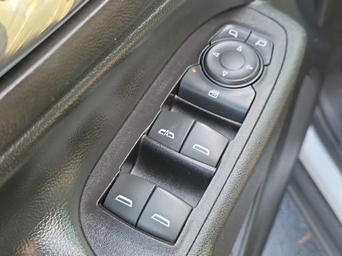 Used 2019 Chevrolet Equinox LT FWD image 23