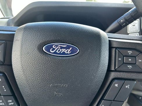 Used 2022 Ford E-350 and Econoline 350 Super Duty image 20