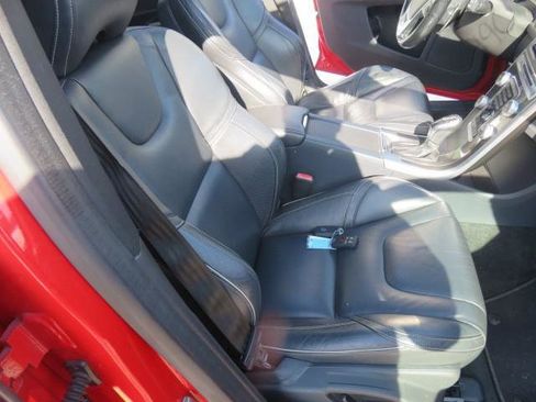 Used 2015 Volvo XC60 T6 R-Design image 20