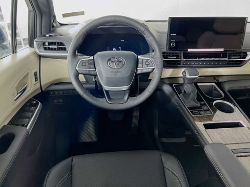 New 2025 Toyota Sienna Limited image 16