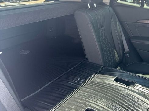 Used 2022 Buick Envision Avenir w/ Technology Package II AWD/4WD image 31
