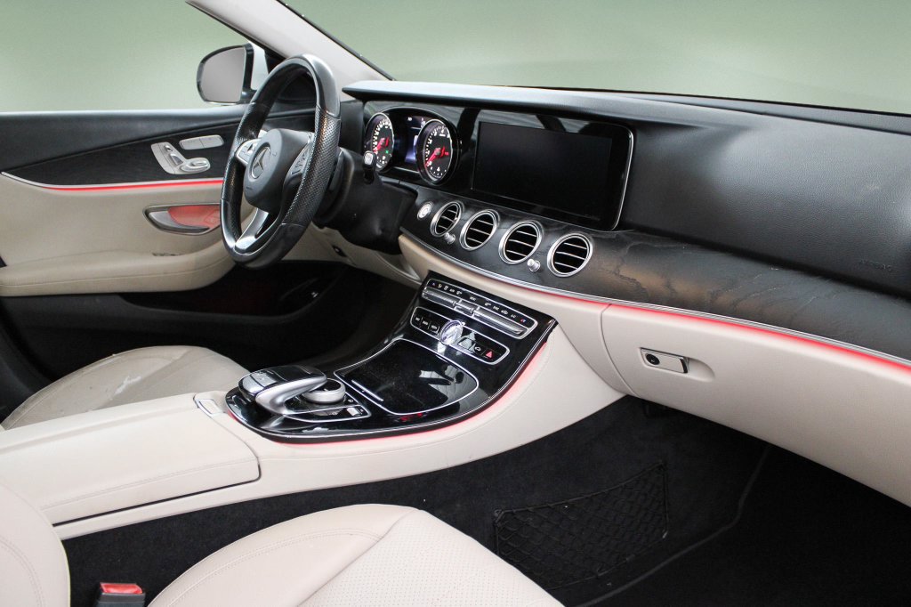 Used 2017 Mercedes-Benz E 300 4MATIC image 22