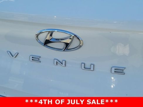 Used 2025 Hyundai Venue SEL FWD image 28