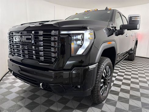 New 2026 GMC Sierra 2500 Denali Ultimate AWD/4WD image 3