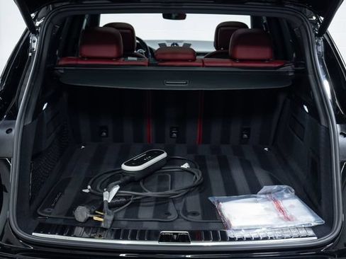 Used 2023 Porsche Cayenne Platinum Edition AWD/4WD image 9