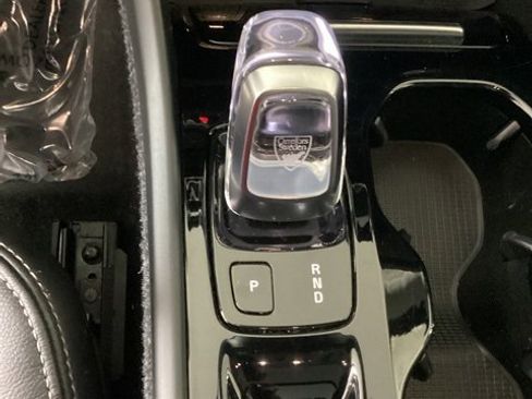 Used 2022 Volvo XC40 T5 Inscription w/ Climate Package image 27