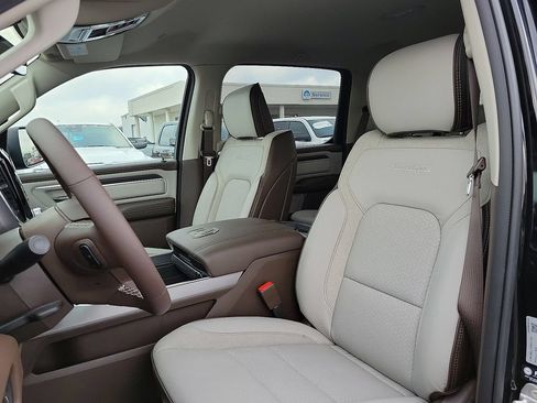 New 2026 RAM 1500 Laramie AWD/4WD image 12