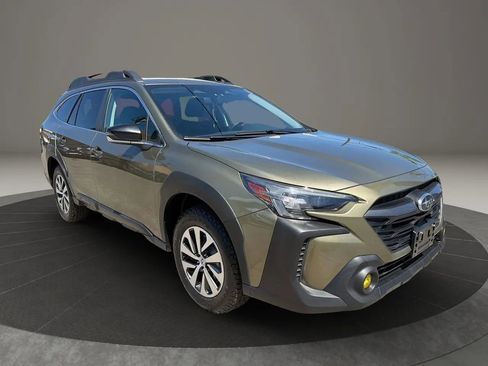 Used 2023 Subaru Outback Premium AWD/4WD image 3