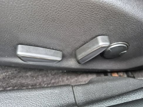 Used 2018 Ford Focus Titanium FWD image 17