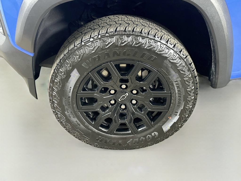Used 2025 Chevrolet Colorado Trail Boss AWD/4WD image 7