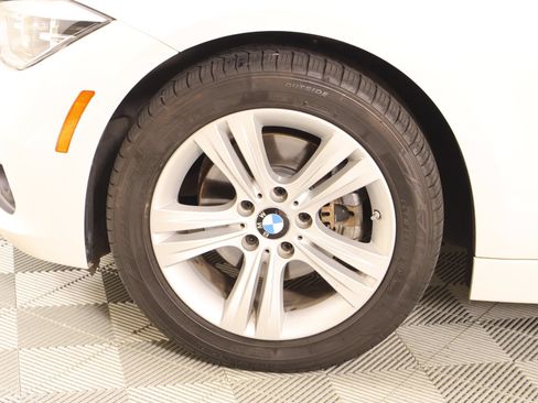 Used 2018 BMW 330i xDrive Sedan AWD/4WD image 19