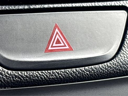 Used 2019 Chevrolet Equinox LT image 18