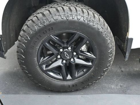 Used 2020 Chevrolet Silverado 1500 LT Trail Boss AWD/4WD image 16