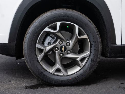 New 2025 Chevrolet Trax LT w/ Driver Confidence Package image 8