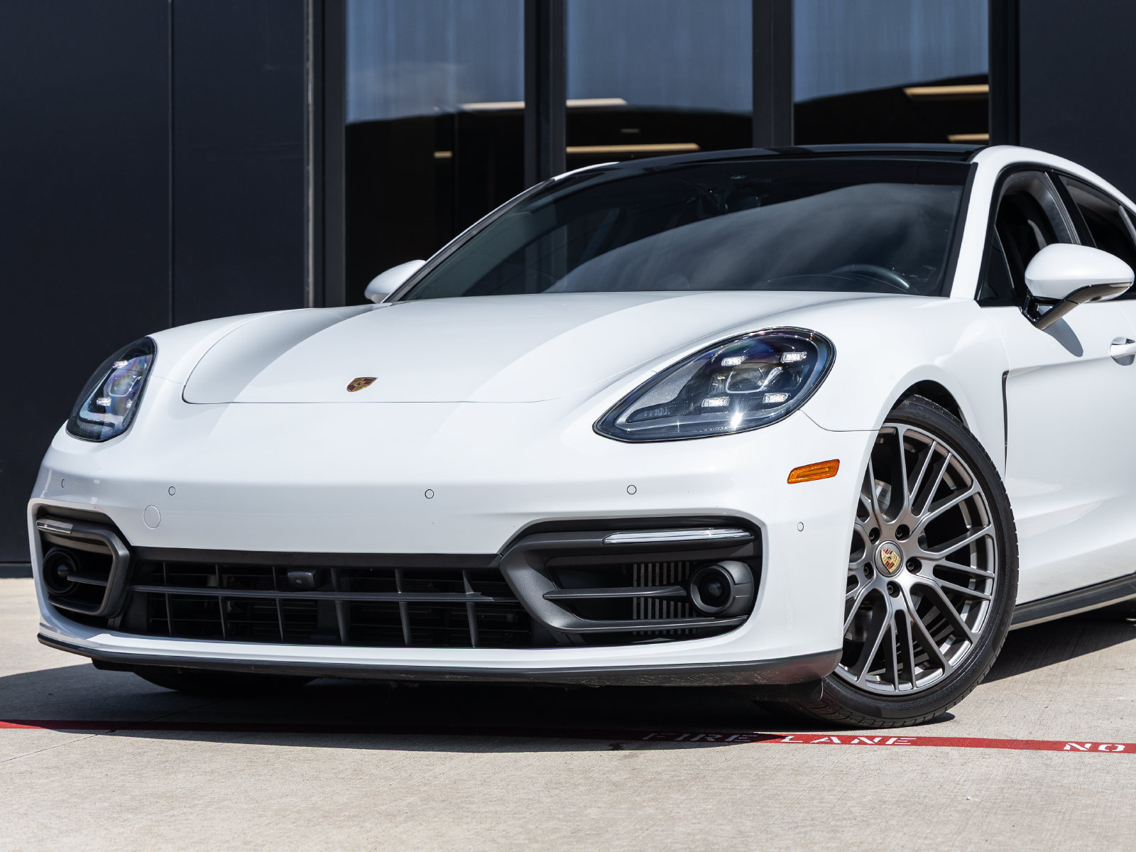 Certified 2023 Porsche Panamera 4 Platinum Edition AWD/4WD image 7