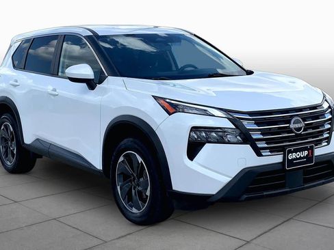Used 2024 Nissan Rogue SV AWD/4WD image 3