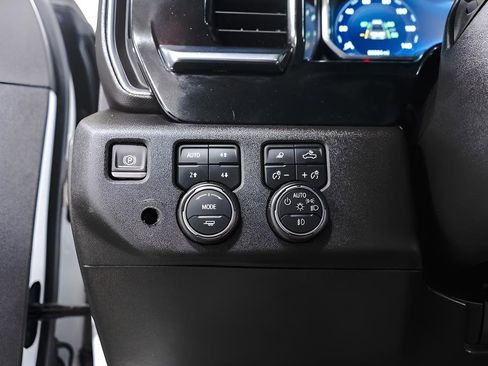 Used 2024 Chevrolet Silverado 2500 LTZ w/ LTZ Convenience Package AWD/4WD image 21