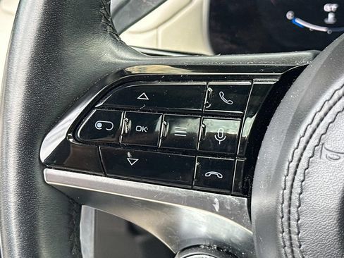 Used 2023 Maserati Grecale Modena AWD/4WD image 27